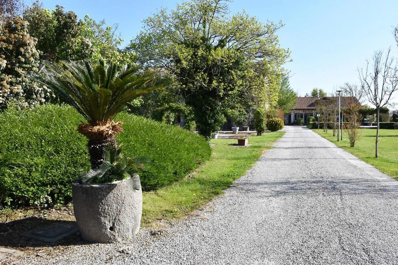 Venicegreen Agriresort Tessera 0*,