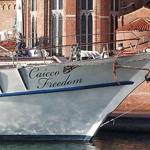 Botel Boat & Breakfast Caicco Freedom, Venice