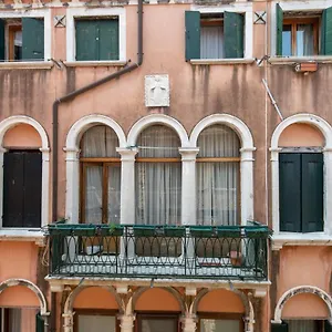 Apartment San Polo Canal View By Wonderful Italy, Venice